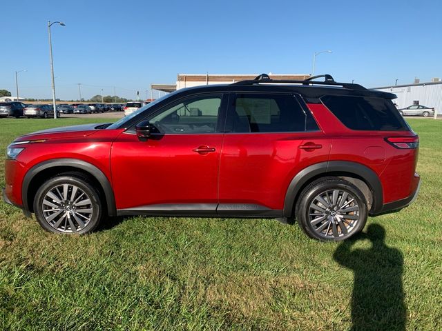 2023 Nissan Pathfinder SL