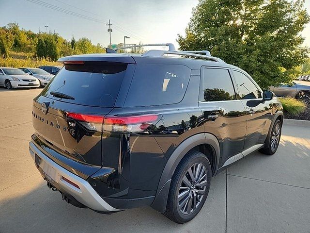 2023 Nissan Pathfinder SL