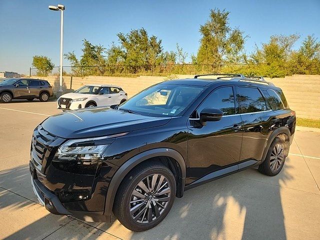 2023 Nissan Pathfinder SL