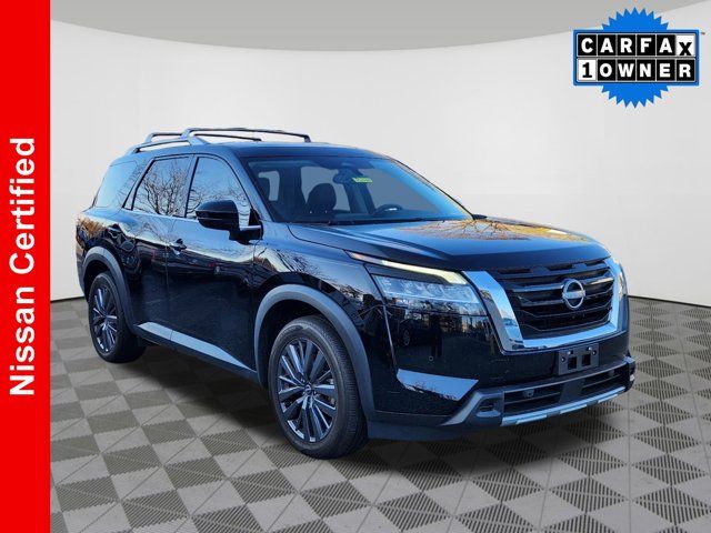 2023 Nissan Pathfinder SL