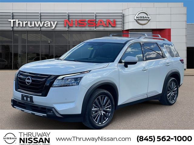 2023 Nissan Pathfinder SL