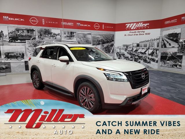 2023 Nissan Pathfinder SL