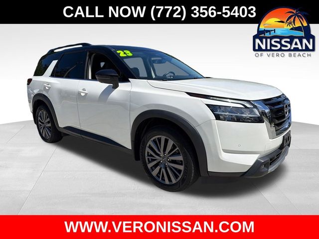 2023 Nissan Pathfinder SL