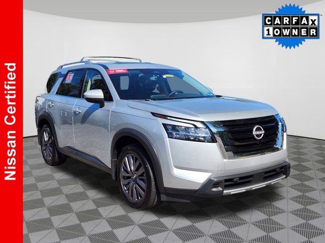 2023 Nissan Pathfinder SL