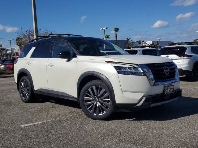 2023 Nissan Pathfinder SL