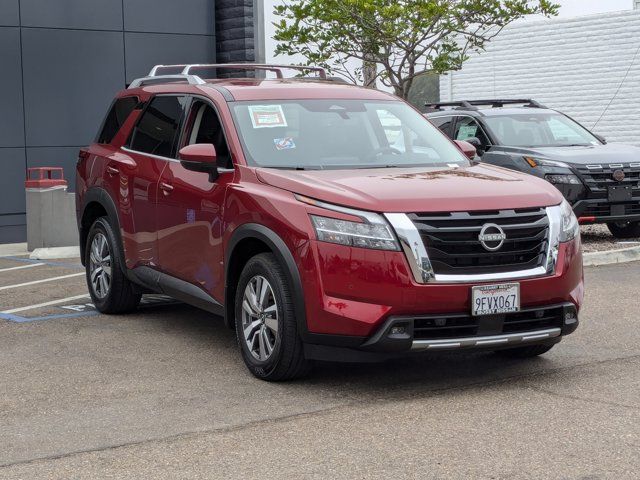 2023 Nissan Pathfinder SL