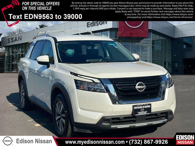 2023 Nissan Pathfinder SL