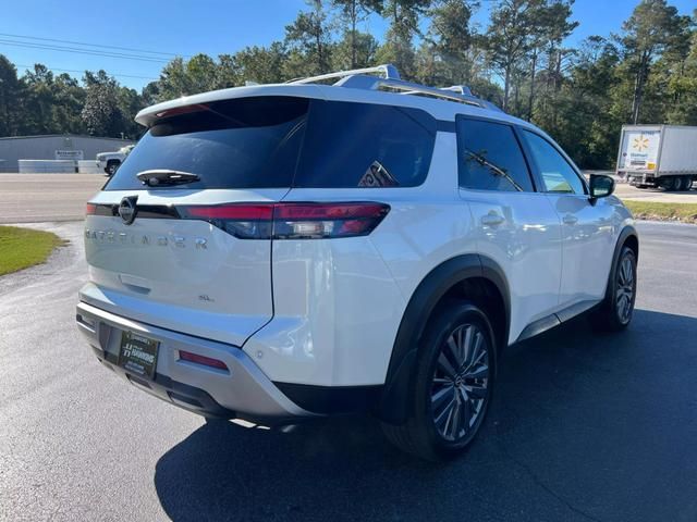 2023 Nissan Pathfinder SL