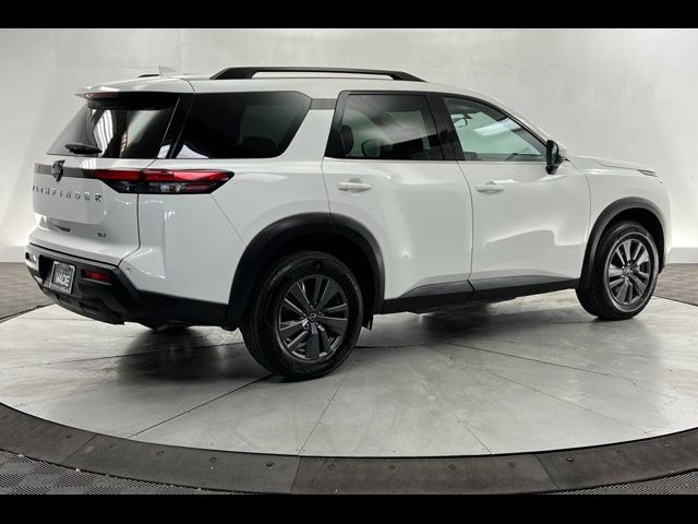 2023 Nissan Pathfinder SV