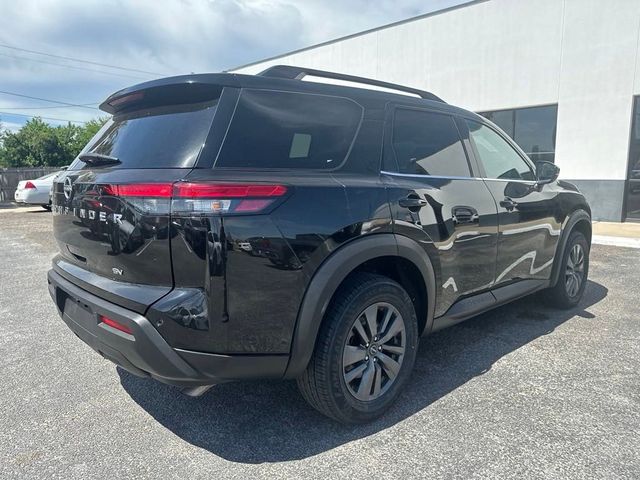 2023 Nissan Pathfinder SV