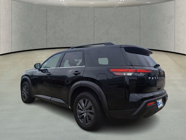 2023 Nissan Pathfinder SV