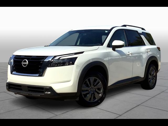 2023 Nissan Pathfinder SV