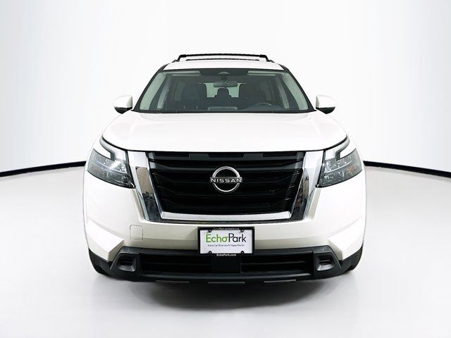 2023 Nissan Pathfinder SV