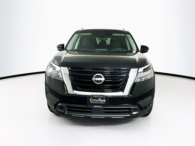 2023 Nissan Pathfinder SV