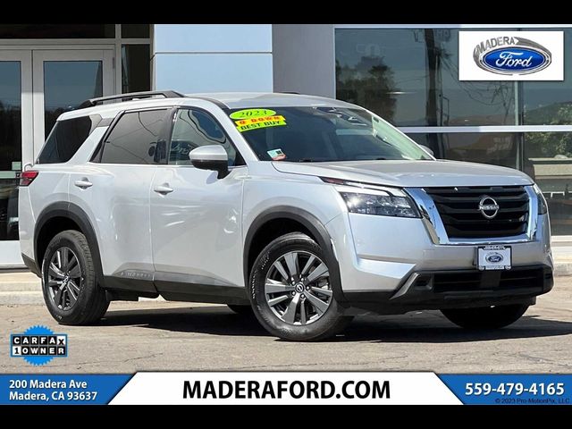 2023 Nissan Pathfinder SV