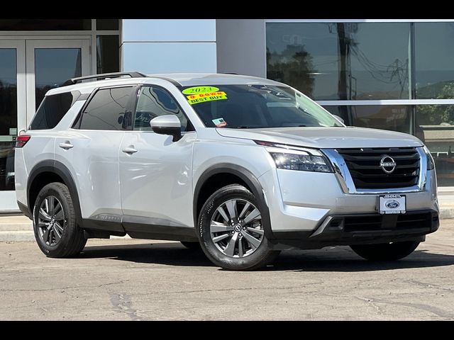 2023 Nissan Pathfinder SV