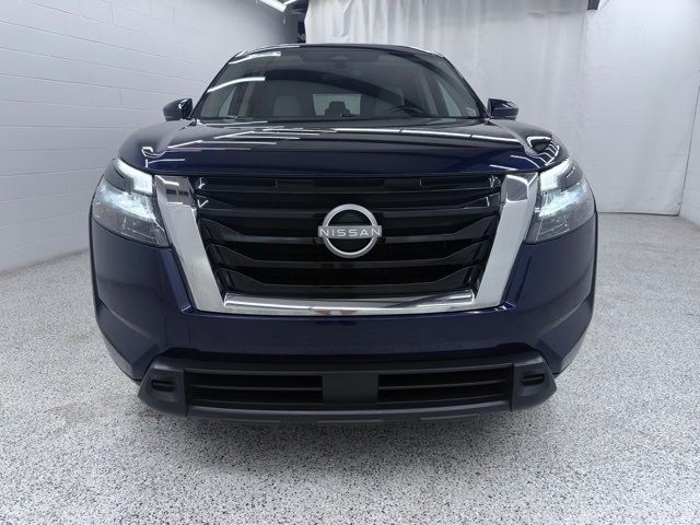 2023 Nissan Pathfinder SV