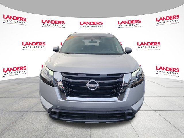 2023 Nissan Pathfinder SV