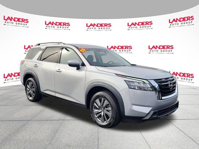 2023 Nissan Pathfinder SV