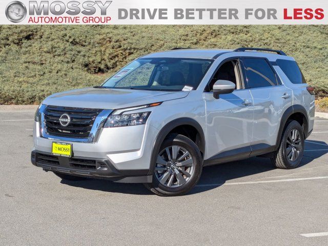 2023 Nissan Pathfinder SV