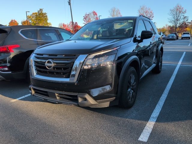 2023 Nissan Pathfinder SV