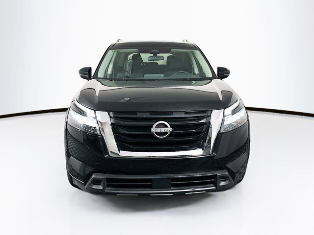 2023 Nissan Pathfinder SV