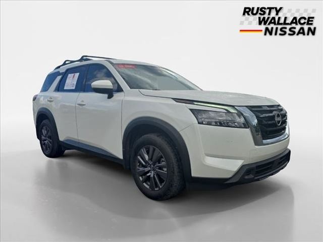 2023 Nissan Pathfinder SV