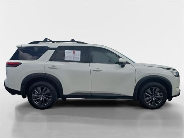 2023 Nissan Pathfinder SV