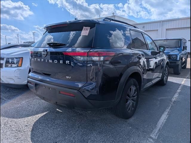 2023 Nissan Pathfinder SV