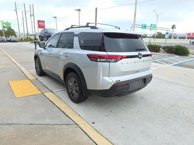 2023 Nissan Pathfinder SV