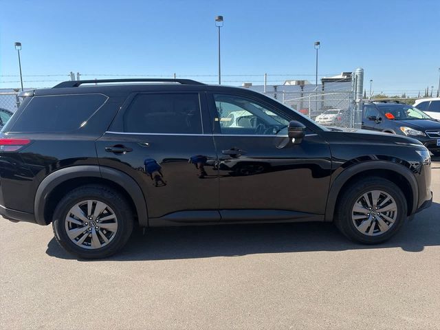 2023 Nissan Pathfinder SV