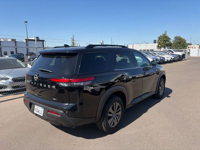 2023 Nissan Pathfinder SV