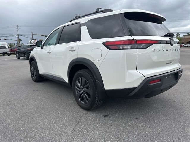 2023 Nissan Pathfinder SV