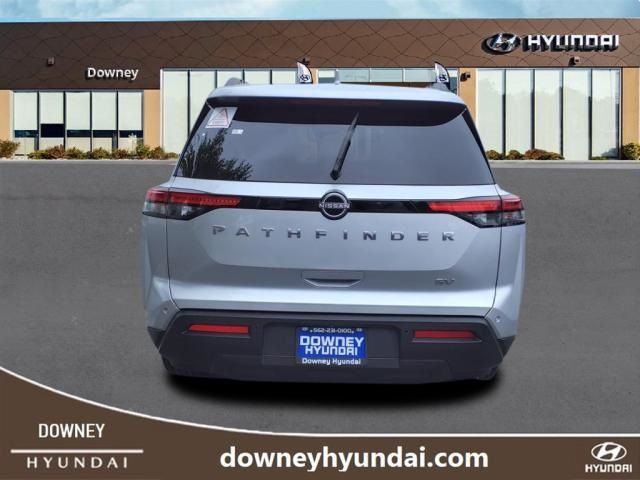 2023 Nissan Pathfinder SV