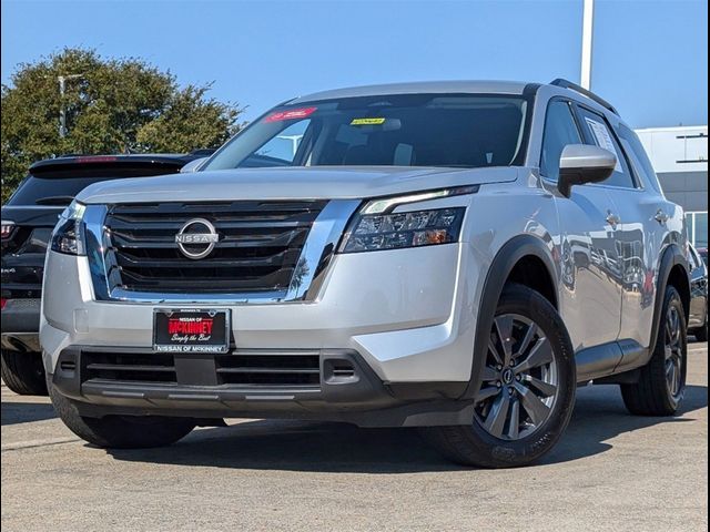 2023 Nissan Pathfinder SV