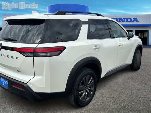 2023 Nissan Pathfinder SV