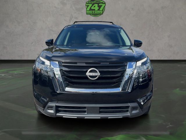 2023 Nissan Pathfinder SV
