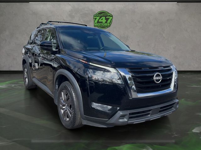 2023 Nissan Pathfinder SV