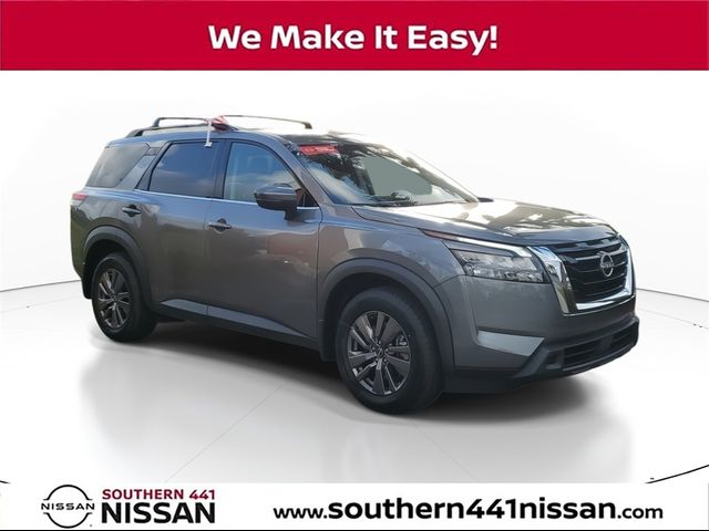 2023 Nissan Pathfinder SV