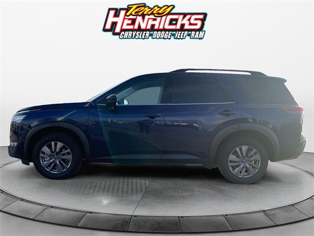 2023 Nissan Pathfinder SV