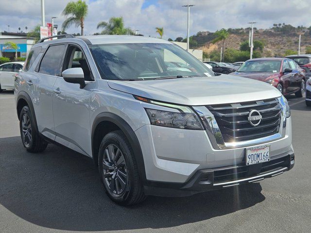 2023 Nissan Pathfinder SV