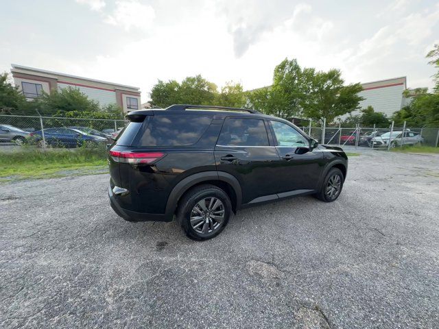 2023 Nissan Pathfinder SV