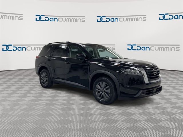 2023 Nissan Pathfinder SV