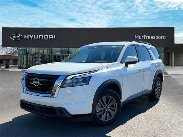 2023 Nissan Pathfinder SV