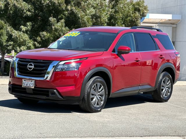 2023 Nissan Pathfinder SV