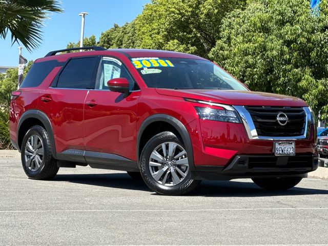 2023 Nissan Pathfinder SV