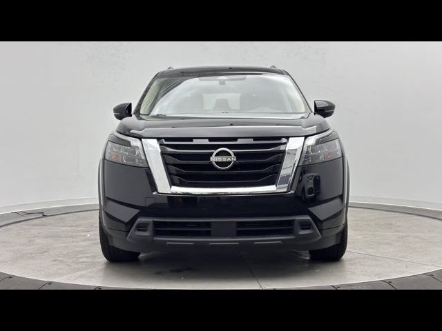 2023 Nissan Pathfinder SV