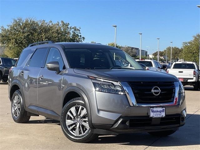 2023 Nissan Pathfinder SV