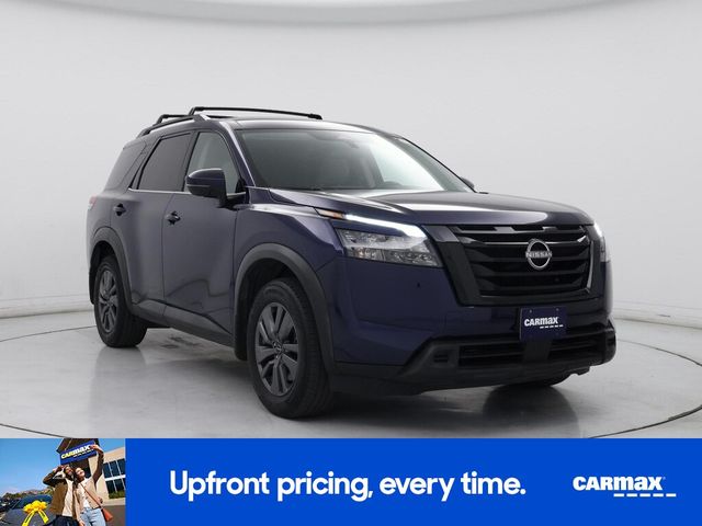 2023 Nissan Pathfinder SV
