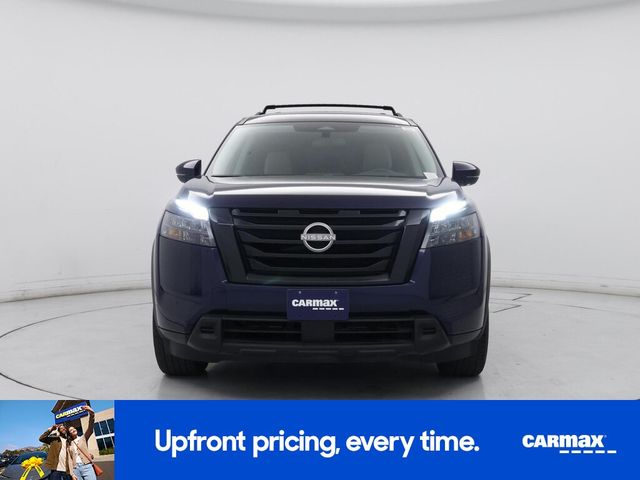 2023 Nissan Pathfinder SV